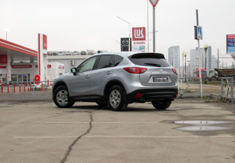 Подержанный автомобиль Mazda CX-5 2015 года (7 фото)