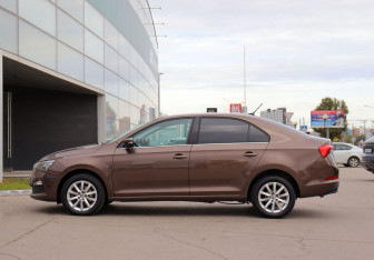 Подержанный автомобиль Skoda Rapid Liftback 2020 года (8 фото)