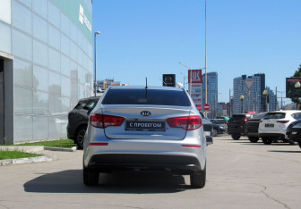 Подержанный автомобиль Kia Rio Sedan 2016 года (6 фото)
