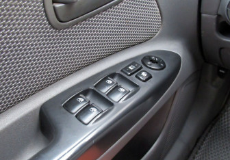 Подержанный автомобиль Kia Rio Hatchback 2010 года (17 фото)