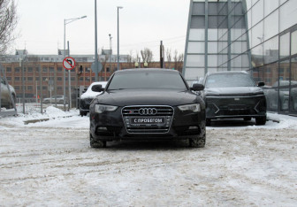 Подержанный автомобиль Audi A5 Liftback 2011 года (2 фото)