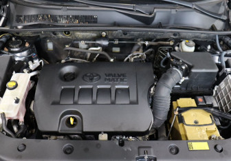 Подержанный автомобиль Toyota RAV4 2012 года (10 фото)