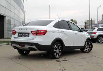 Подержанный автомобиль LADA (ВАЗ) Vesta Sedan 2018 года (5 фото)