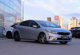 Подержанный автомобиль Kia Cerato Sedan 2018 года (3 фото)