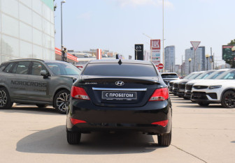 Подержанный автомобиль Hyundai Solaris Sedan 2016 года (6 фото)