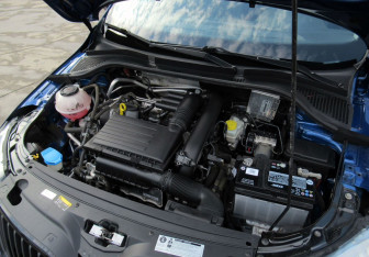 Подержанный автомобиль Skoda Rapid Liftback 2018 года (10 фото)