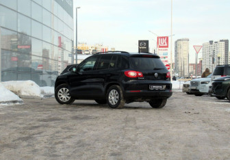Подержанный автомобиль Volkswagen Tiguan 2011 года (7 фото)