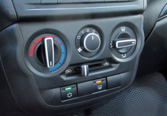 Подержанный автомобиль LADA (ВАЗ) Granta Wagon 2023 года (15 фото)