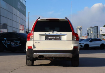 Подержанный автомобиль Volvo XC90 2010 года (6 фото)