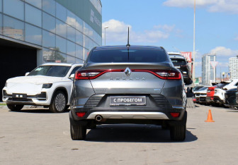 Подержанный автомобиль Renault Arkana 2019 года (6 фото)