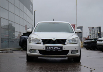 Подержанный автомобиль Skoda Octavia Liftback 2011 года (2 фото)