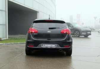 Подержанный автомобиль Kia Ceed Hatchback 2016 года (6 фото)