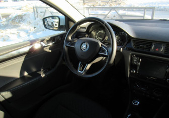 Подержанный автомобиль Skoda Rapid Liftback 2018 года (12 фото)