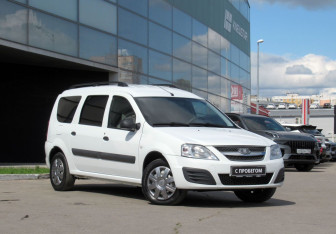 Подержанный автомобиль LADA (ВАЗ) Largus Wagon 2019 года (3 фото)