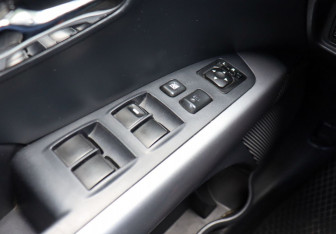 Подержанный автомобиль Mitsubishi Outlander 2008 года (19 фото)