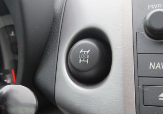 Подержанный автомобиль Toyota RAV4 2008 года (14 фото)