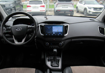 Подержанный автомобиль Hyundai Creta 2016 года (12 фото)
