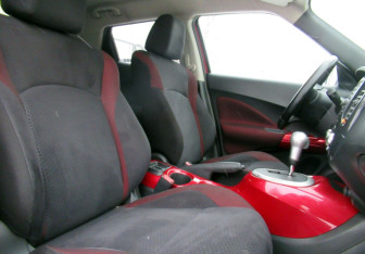 Подержанный автомобиль Nissan Juke 2011 года (10 фото)