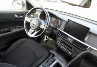 Подержанный автомобиль Kia Optima Sedan 2019 года (13 фото)