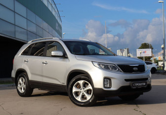 Подержанный автомобиль Kia Sorento 2012 года (3 фото)