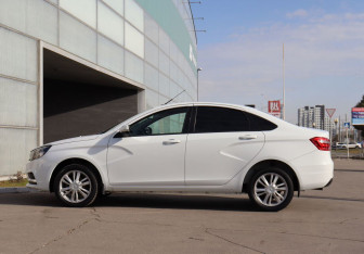 Подержанный автомобиль LADA (ВАЗ) Vesta Sedan 2015 года (8 фото)