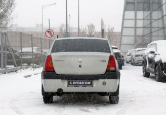 Подержанный автомобиль Renault Logan Sedan 2009 года (6 фото)