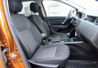 Подержанный автомобиль Renault Duster 2021 года (10 фото)