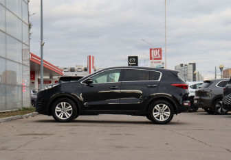 Подержанный автомобиль Kia Sportage 2017 года (8 фото)