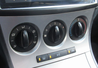 Подержанный автомобиль Mazda 3 Sedan 2011 года (14 фото)