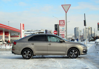 Подержанный автомобиль Skoda Rapid Liftback 2020 года (4 фото)