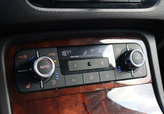 Подержанный автомобиль Volkswagen Touareg 2013 года (21 фото)