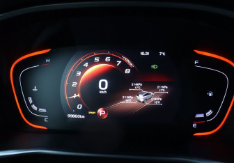 Подержанный автомобиль Geely Coolray 2020 года (19 фото)