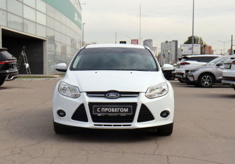 Подержанный автомобиль Ford Focus Hatchback 2012 года (2 фото)