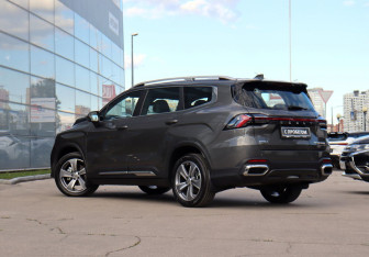 Подержанный автомобиль Geely Okavango 2024 года (7 фото)