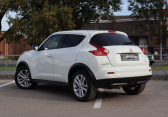 Подержанный автомобиль Nissan Juke 2013 года (7 фото)