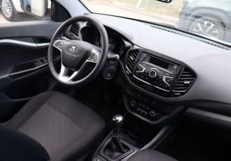 Подержанный автомобиль LADA (ВАЗ) Vesta Wagon 2018 года (12 фото)
