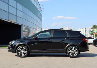Подержанный автомобиль LADA (ВАЗ) Vesta Wagon 2019 года (8 фото)