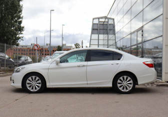 Подержанный автомобиль Honda Accord Sedan 2013 года (8 фото)