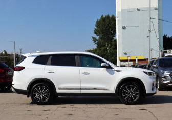 Подержанный автомобиль Chery Tiggo 8 Pro 2021 года (4 фото)