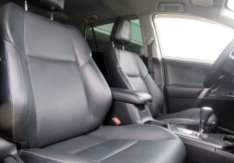 Подержанный автомобиль Toyota RAV4 2016 года (10 фото)