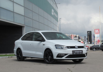Подержанный автомобиль Volkswagen Polo Sedan 2017 года (3 фото)