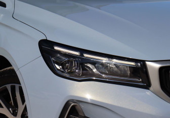 Подержанный автомобиль Geely Emgrand 2023 года (10 фото)