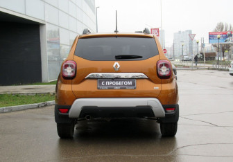 Подержанный автомобиль Renault Duster 2021 года (6 фото)