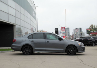 Подержанный автомобиль Volkswagen Jetta Sedan 2016 года (4 фото)