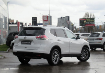 Подержанный автомобиль Nissan X-Trail 2016 года (5 фото)