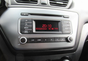 Подержанный автомобиль Kia Rio Sedan 2016 года (17 фото)