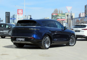 Подержанный автомобиль Voyah Free 2022 года (5 фото)