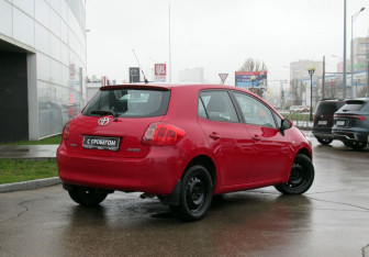 Подержанный автомобиль Toyota Auris Hatchback 2008 года (5 фото)