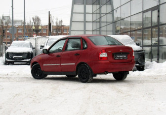 Подержанный автомобиль LADA (ВАЗ) Kalina Sedan 2005 года (7 фото)