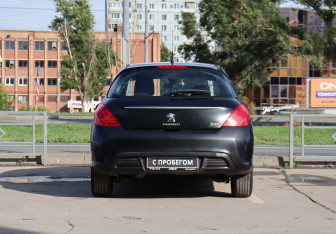 Подержанный автомобиль Peugeot 308 Hatchback 2011 года (6 фото)